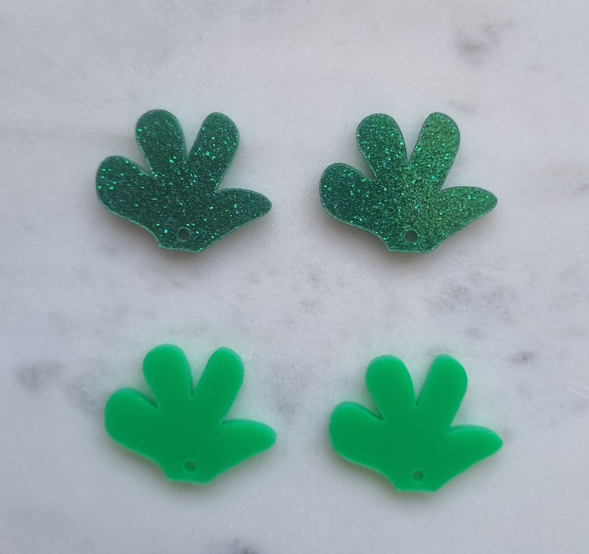 10pcs (5pr) Laser Cut Acrylic Carrot/Leaf Easter Collection