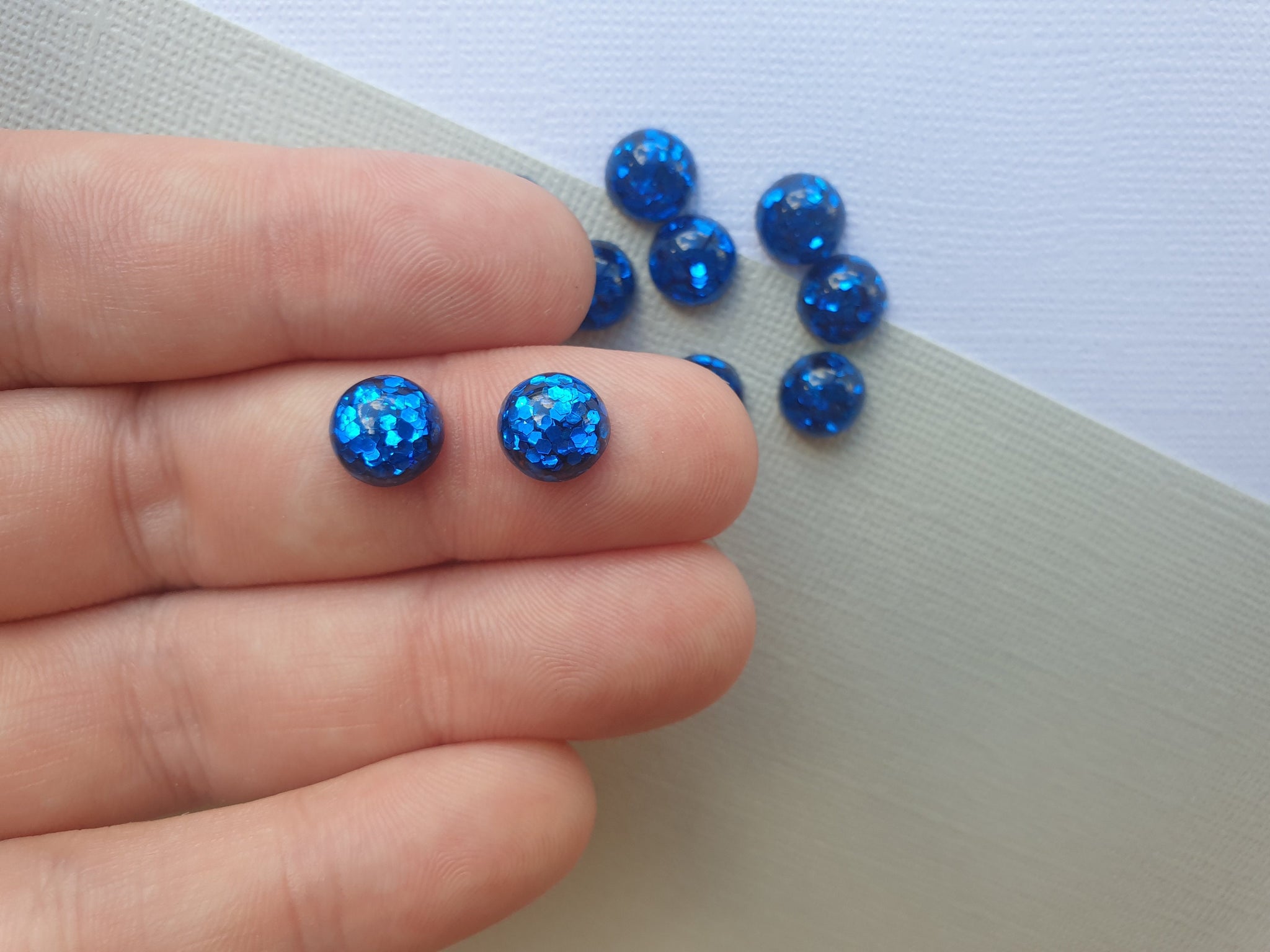 10pcs (5prs) 8mm Blue glitter Flat Back, Resin Cabochons, jewellery supplies australia, diy earrings, wholesale cabochons, for earrings