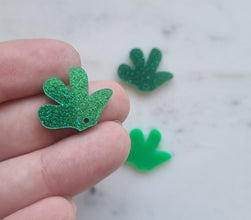 10pcs (5pr) Laser Cut Acrylic Carrot/Leaf Easter Collection