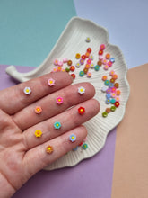 100pcs Colorful 6mm 3D Mini Flower Flatback