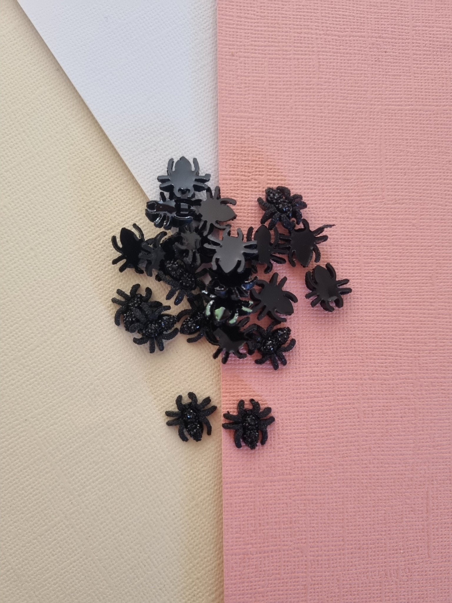 30pcs Delicate black Spider, Flat Back spider, Rhinestone Applique, DIY Halloween, Scrapbook Jewellery, spider cabochon, halloween cabochon